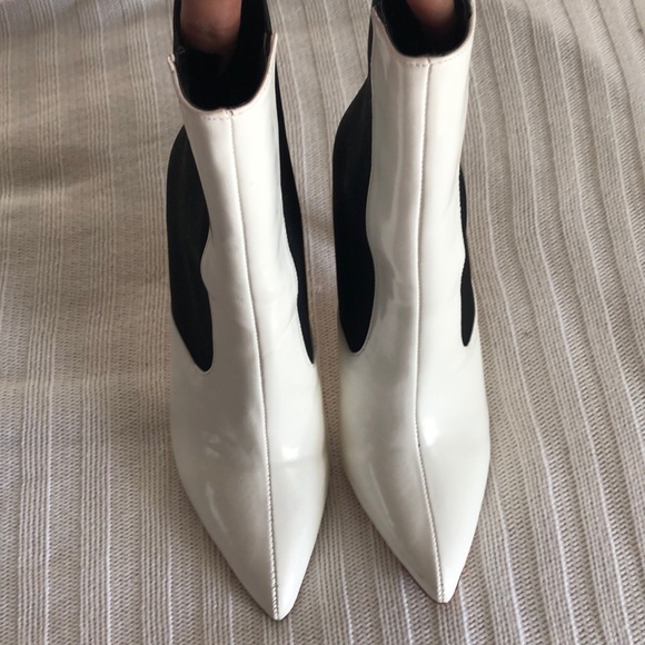 White ankle booties Sz 8 - Picture 2 of 8